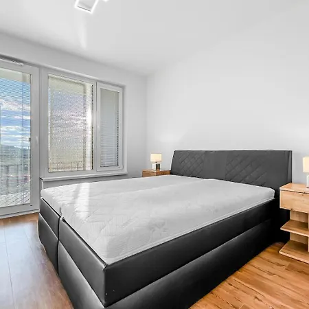 Appartement Svetly S Parkovanim A Klimatizaciou V Novostavbe *